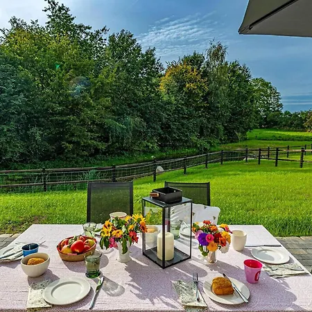 Сasa de vacaciones Idyllic Retreat On The Banks Of The Schlei